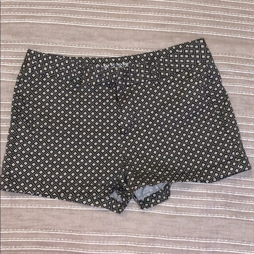 Gap khaki shorts